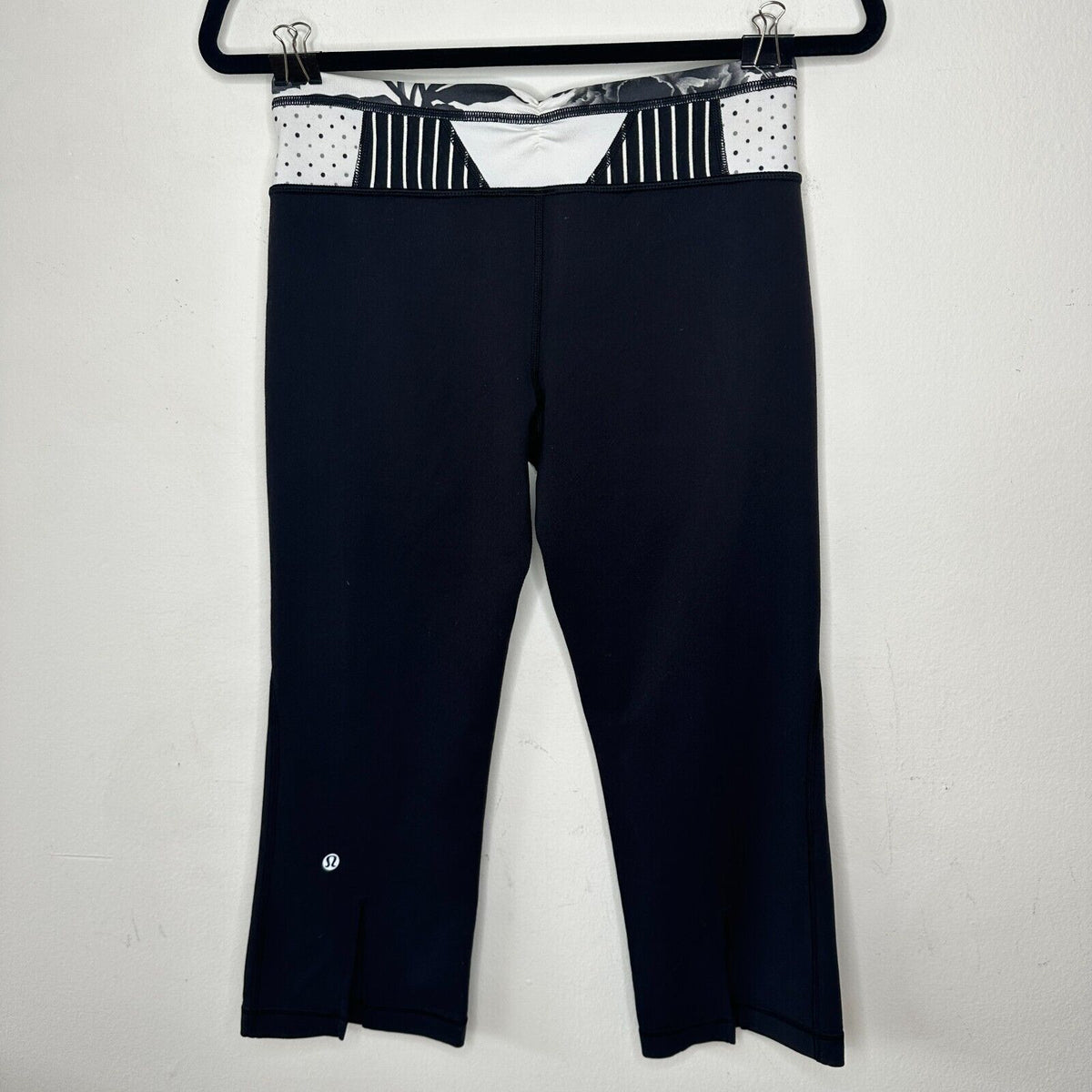 Lululemon Black Wide Leg Crop Legging Floral Stripe Black and White Waistband 6