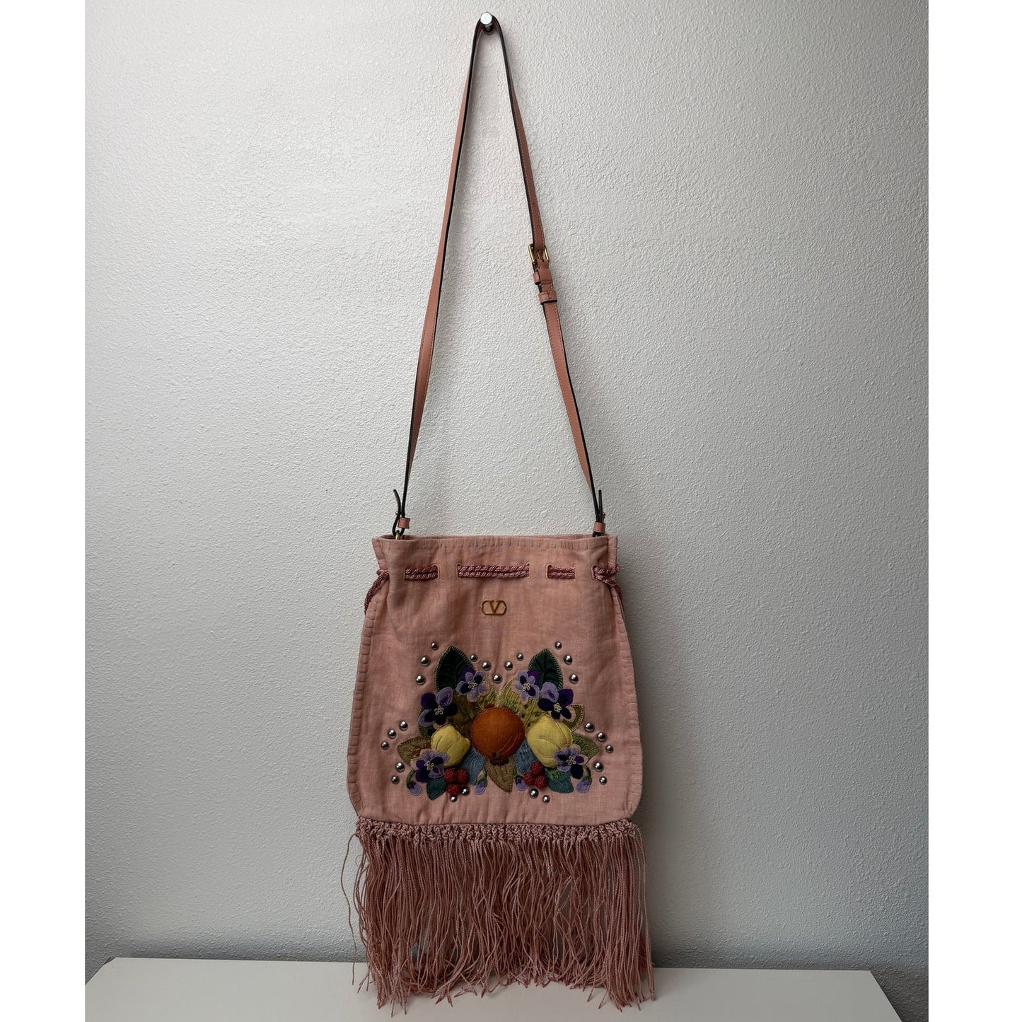 NWOT Valentino Garavani Nellcôte Pink Linen Floral Fringe Crossbody Bag