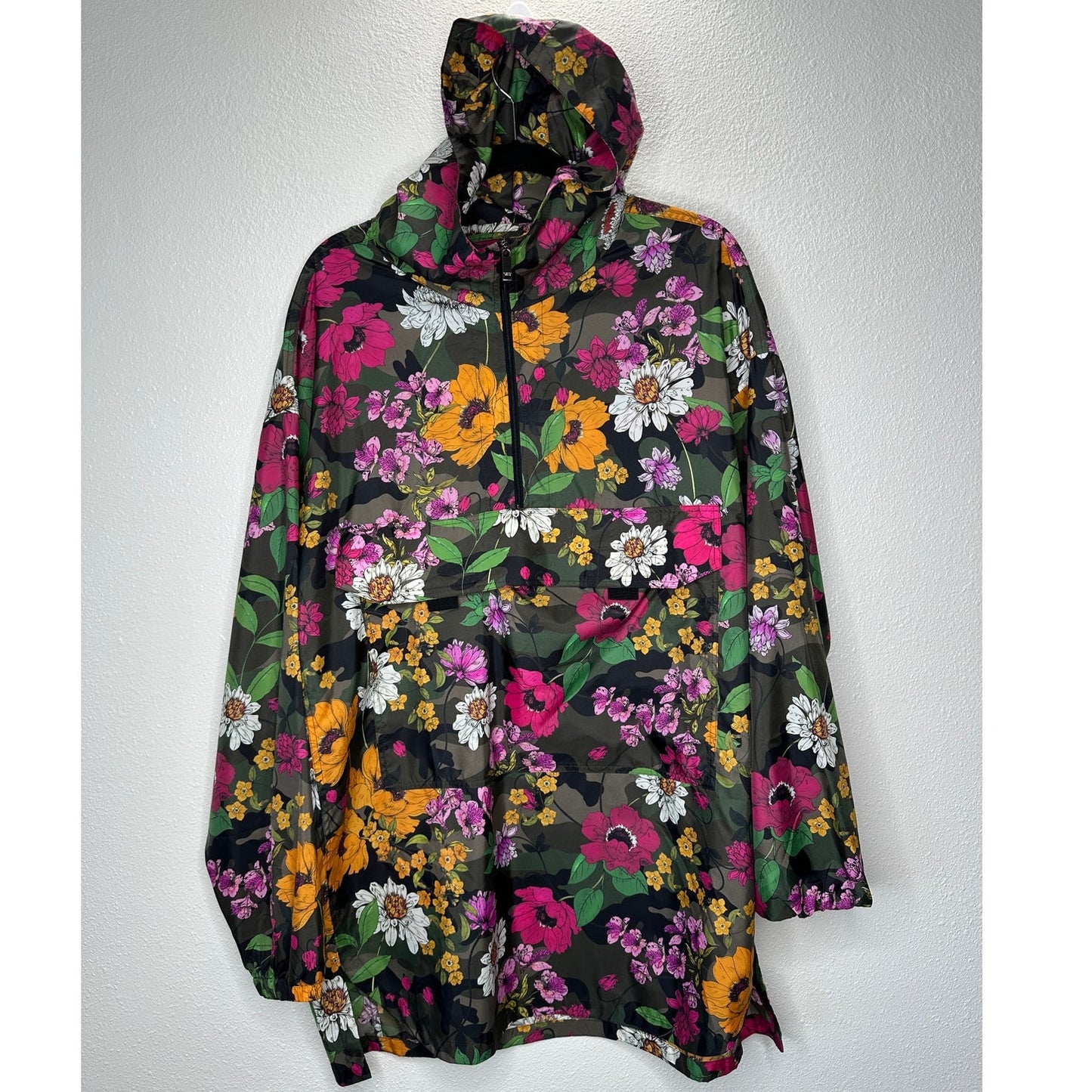 NWT Valentino Men's Army Floral-on-Camo Wind-Resistant Hooded Jacket 38 / M