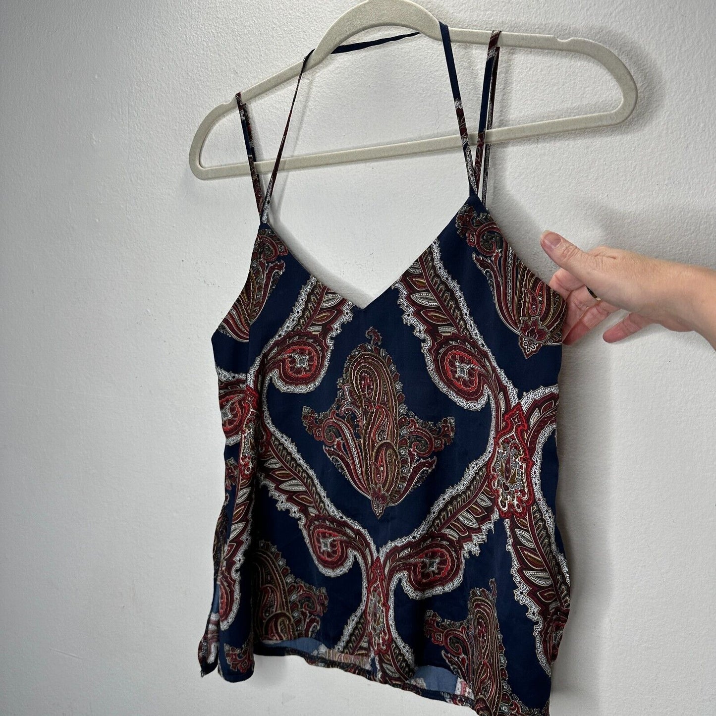 Missguided Blue Red and White Paisley Design VNeck Strappy V-Back Flowy Blouse 6