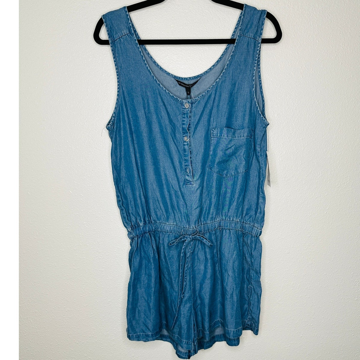 NWT W118 Vivian Scoop Neck, Sleeveless, Half Button Front drawstring waist Romper L