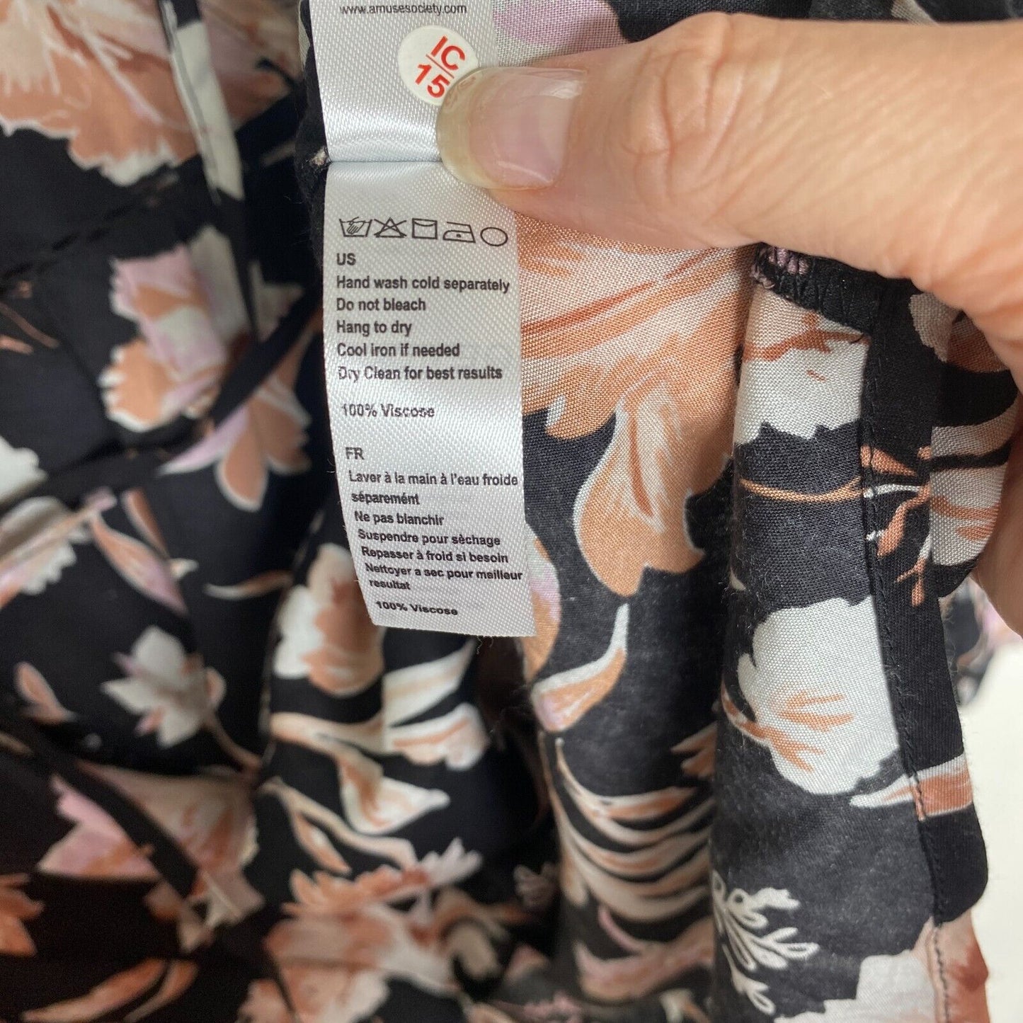 NWT Amuse Society Black Peach Pink Floral Long Bell Sleeve VNeck Boho Blouse SM