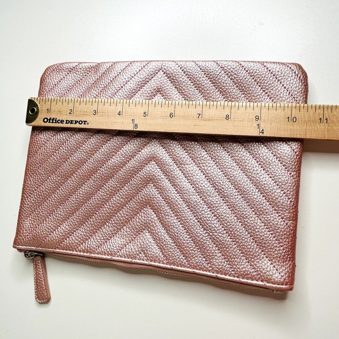 Chaviv by Violet Teriti Chic Metallic Pink Clutch Zip Close Chevron Design Purse