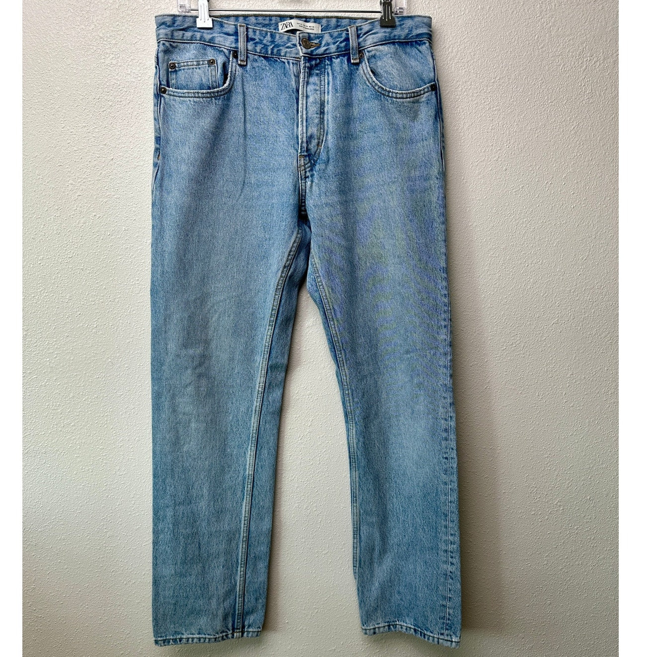 Zara Light Medium Wash Jeans US 32 Button Fly Straight Leg