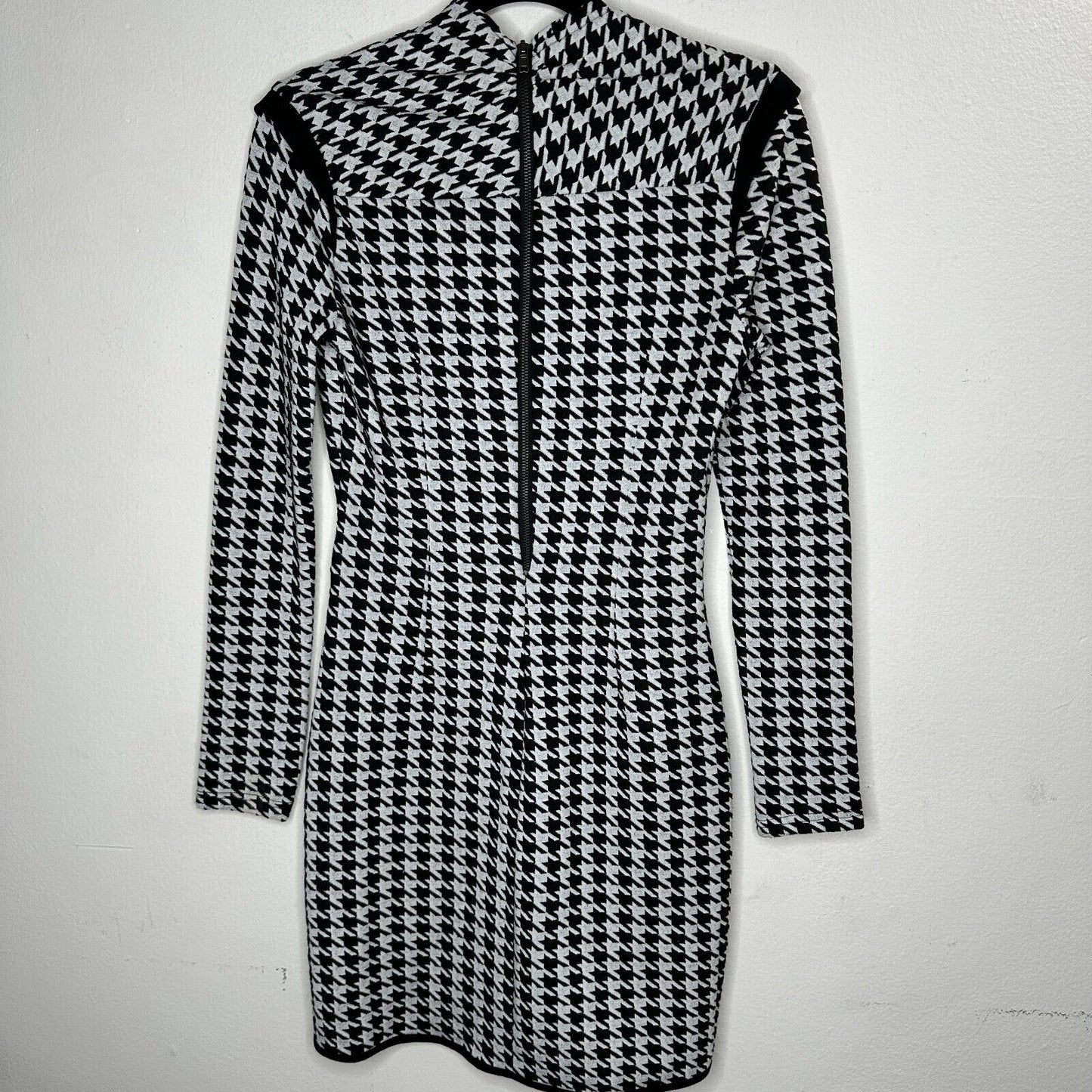 Black & White Houndstooth VNeck Long Sleeve Ruche Zip Waist Fitted Mini Dress M