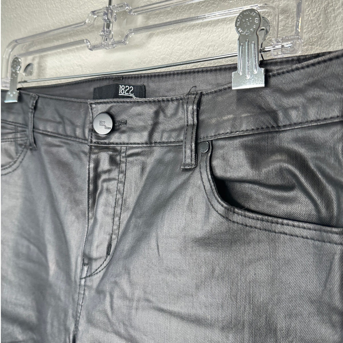 1822 Denim Black Shimmer Leatherette Skinny Pant 30 P / 10 P