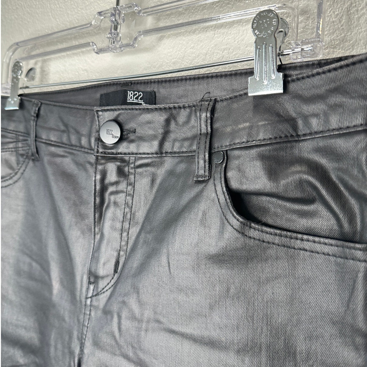 1822 Denim Black Shimmer Leatherette Skinny Pant 30 P / 10 P