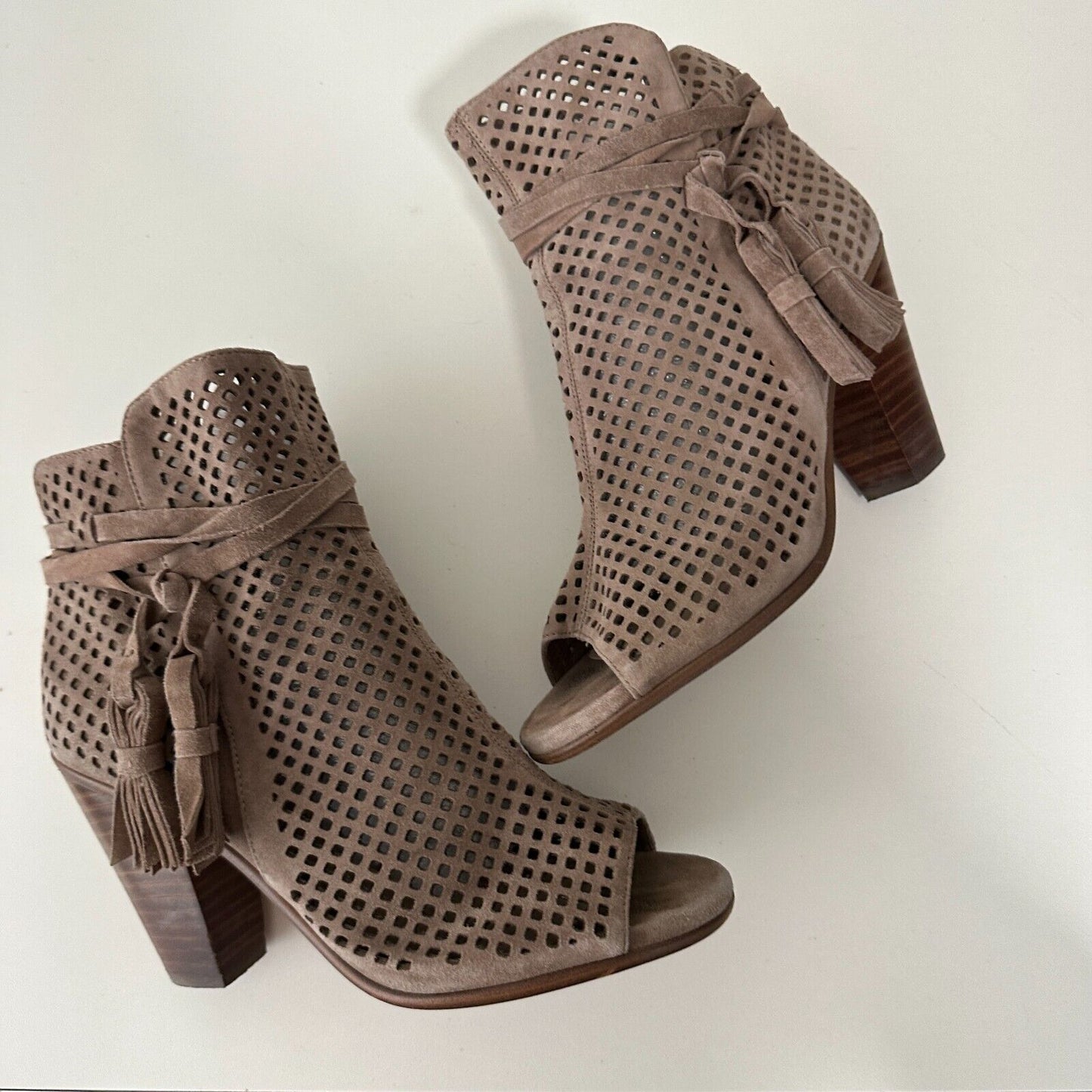 Vince Camuto Kamey Tan Taupe Suede Laser Cut Open Toe Tie Tassel Zip Booties 5.5