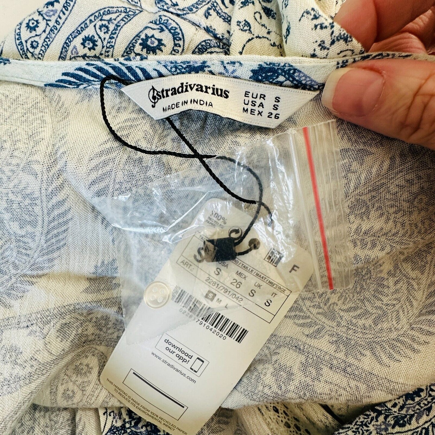 Stradivarius Off White & Blue Floral Paisley Print Long Sleeve V-Neck Maxi Dress