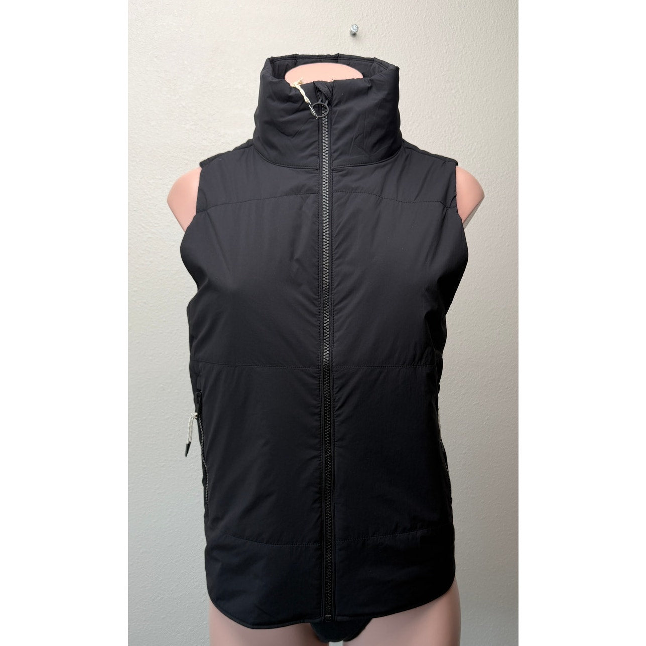 NWT Vuori Canyon Insulated Vest Black Womens S
