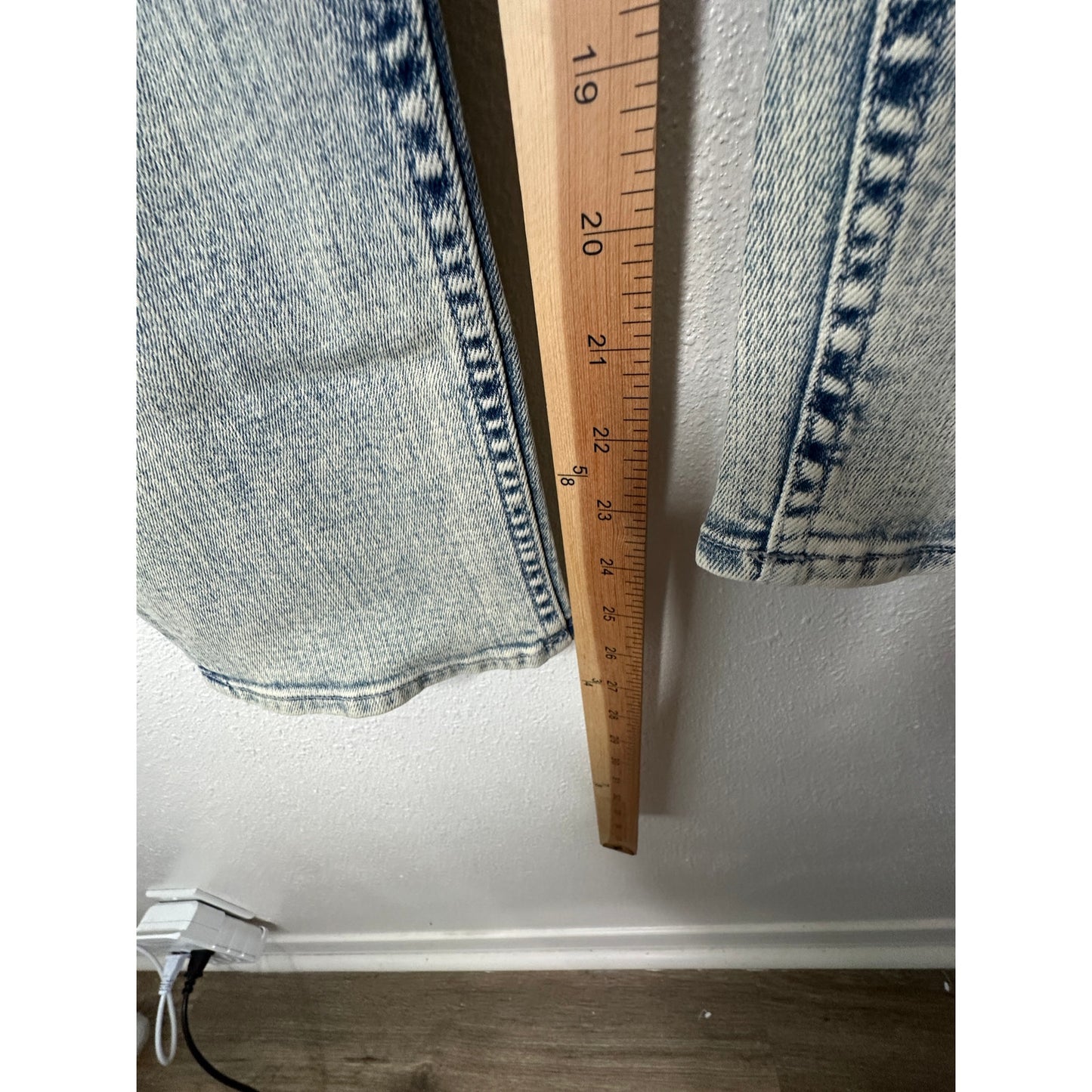 NWT Mother Light Acid Wash Button Fly tomcat Marrakesh Jeans 32