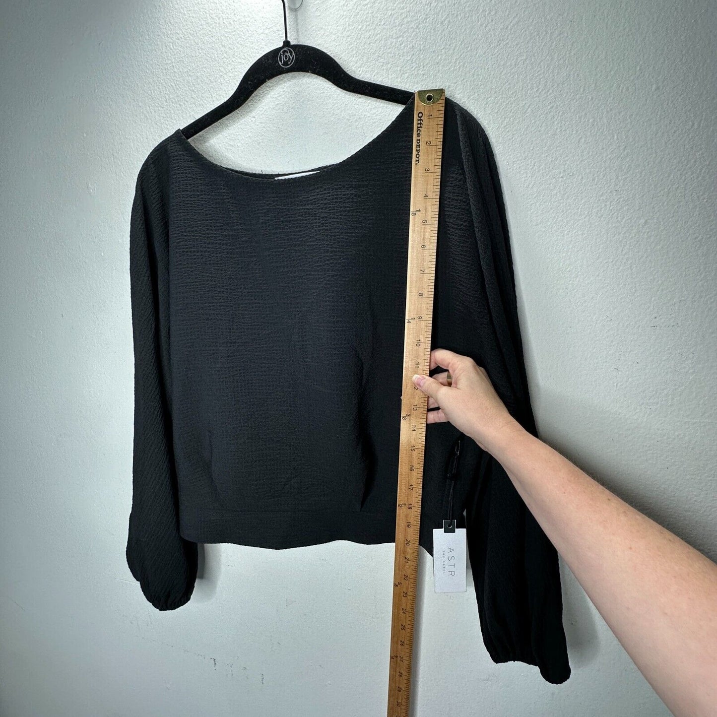 NWT ASTR The Label Black Rib Round Neck Long Sleeve Peek A Boo Back Blouse M