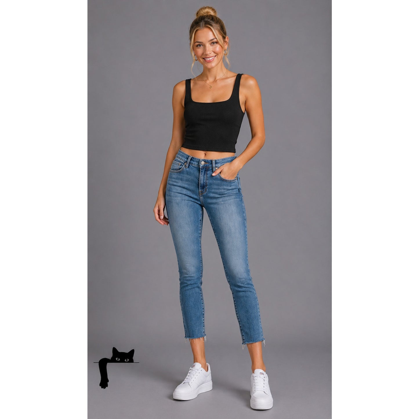 Good American Blue Good Legs Cropped Mid-Rise Body Hug Booty Shaping Raw Hem 28