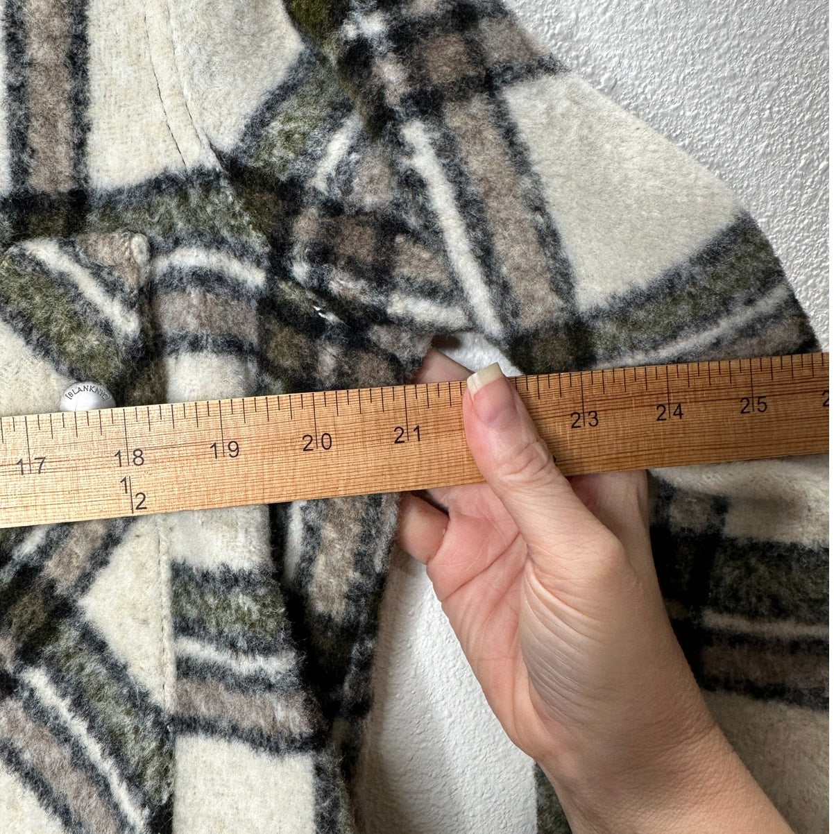 Blank NYC Cream Brown Plaid Snap Button Collared Shacket S