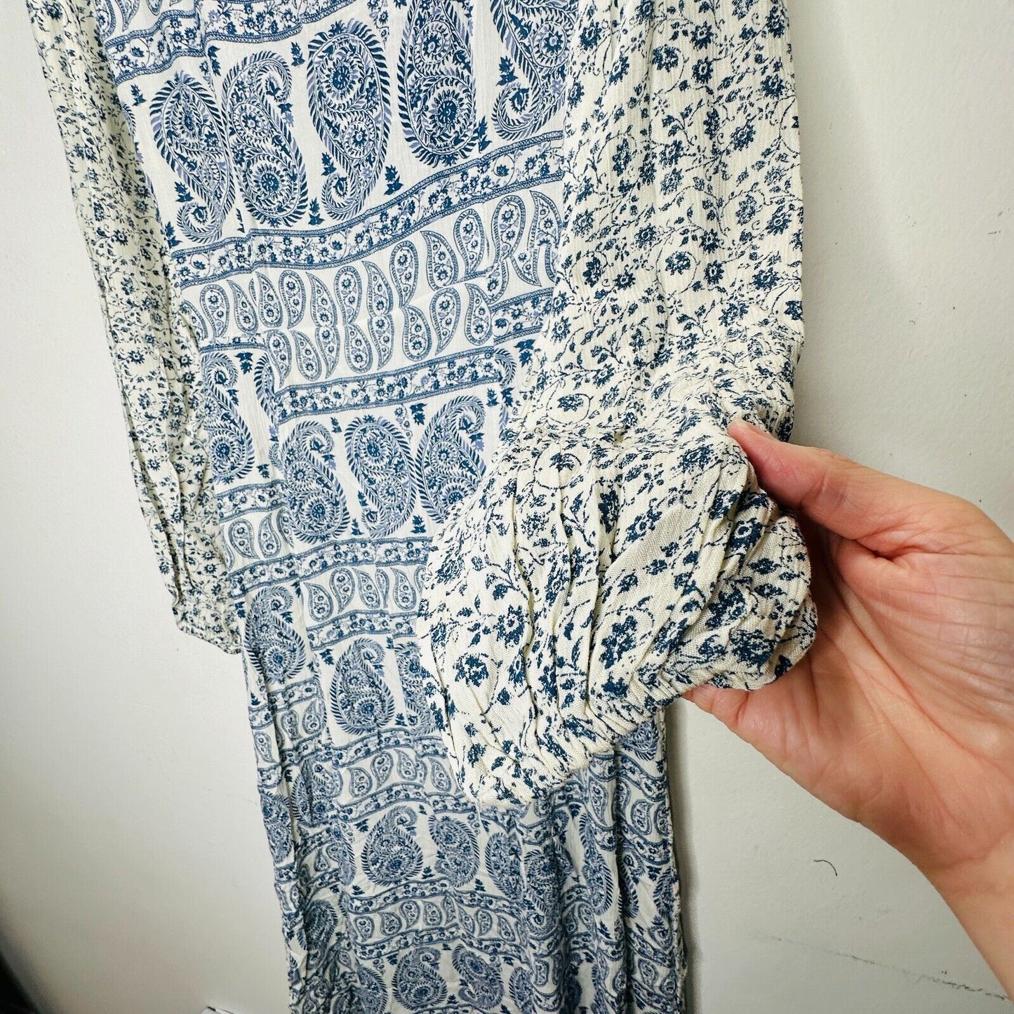 Stradivarius Off White & Blue Floral Paisley Print Long Sleeve V-Neck Maxi Dress