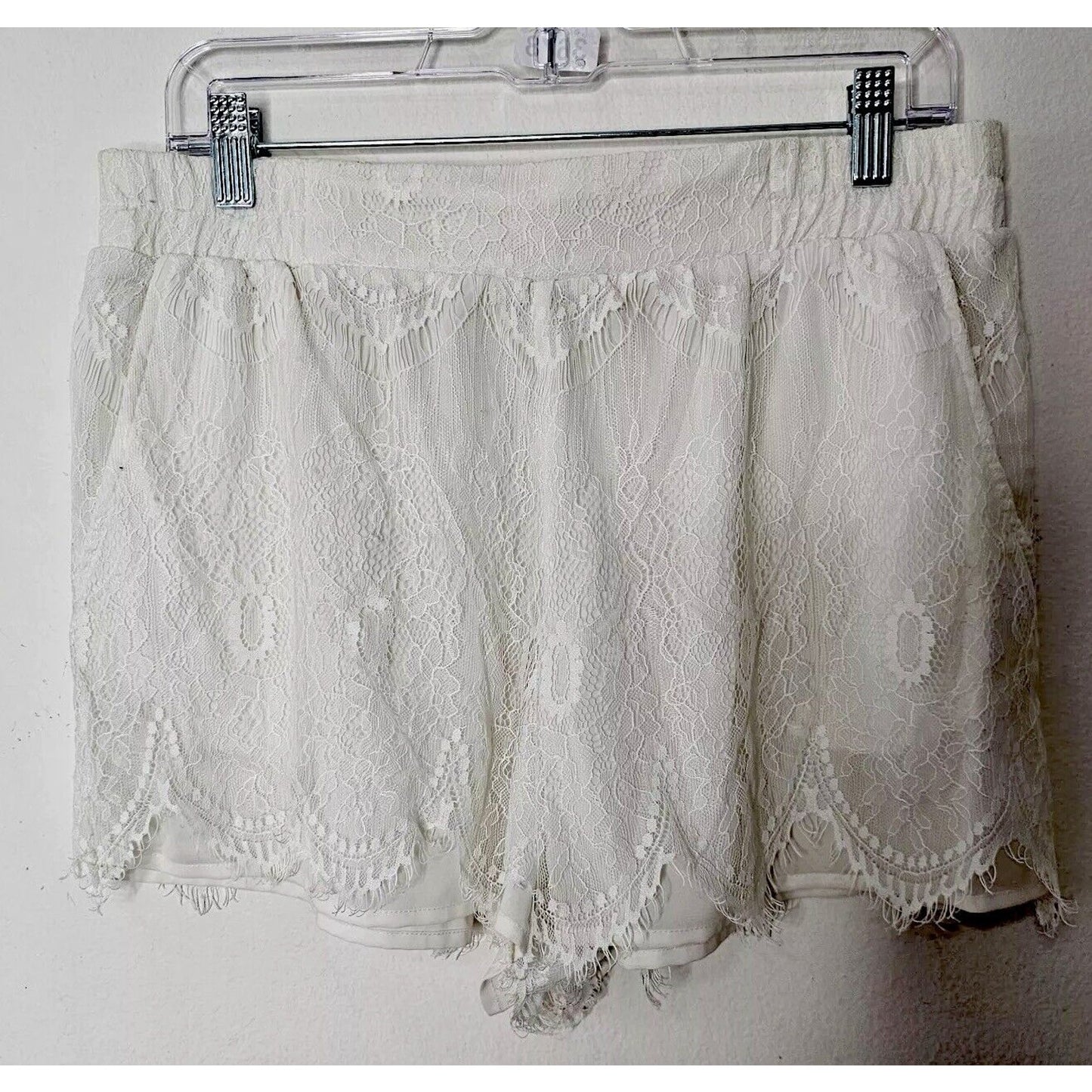 S.Y.L.K. Ivory Sheer Lace Raw Hem Elastic Waistband Lined Short Shorts L