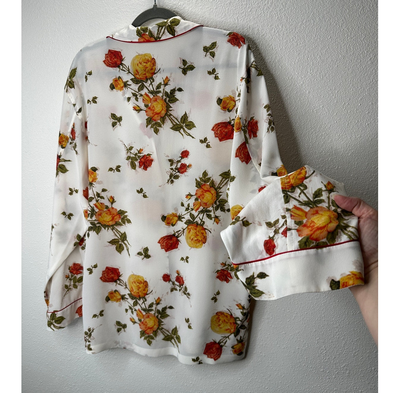 Alexander McQueen Cream Multi Color Floral Long Sleeve Button Pajama Top 44 / M