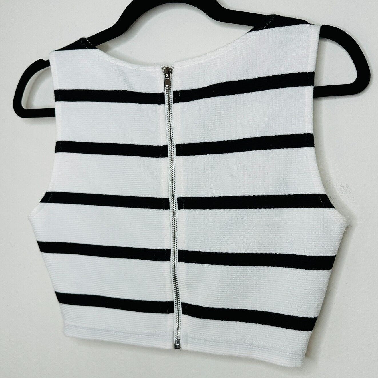 Ezra Black & White Striped Sleeveless V-Neck Crop Gathered Front Knot Back Zip S