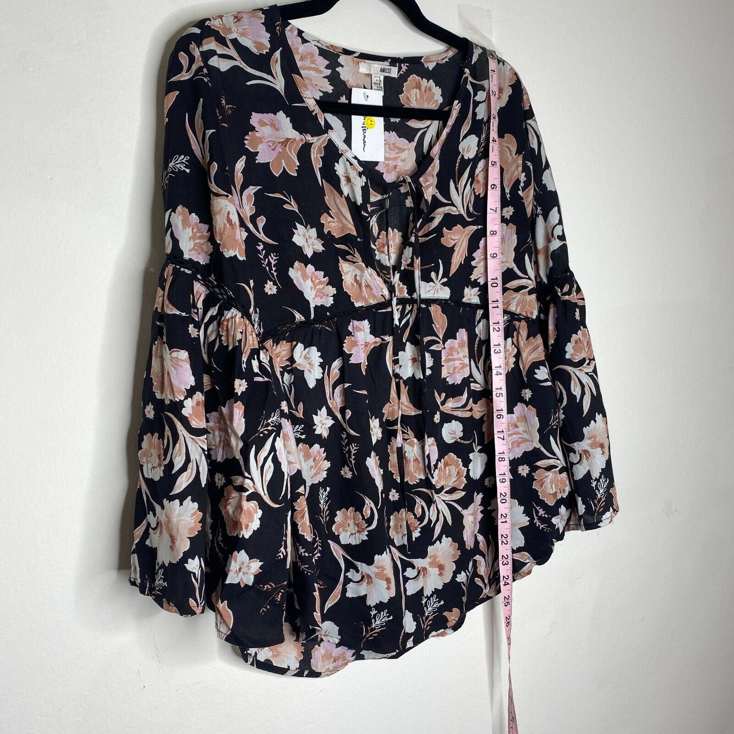 NWT Amuse Society Black Peach Pink Floral Long Bell Sleeve VNeck Boho Blouse SM