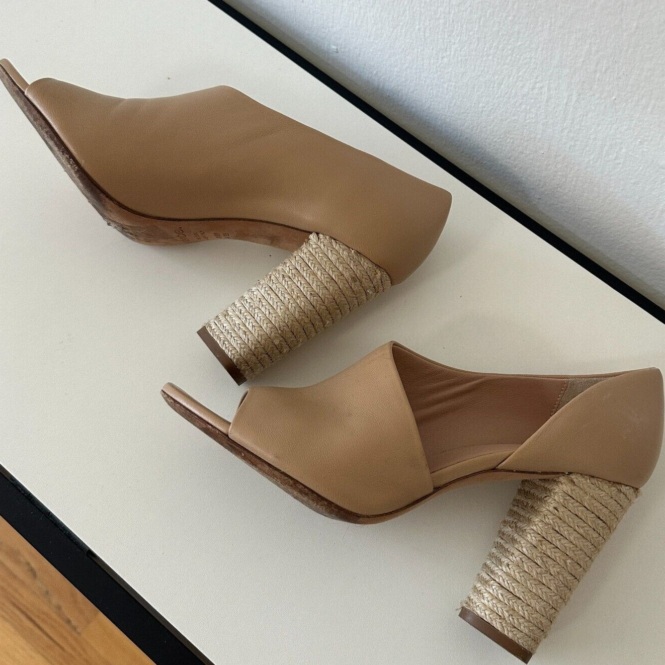 VINCE Percey Taupe Leather Open Toe Block Heel Sandals Jute Wrapped Heels 8.5