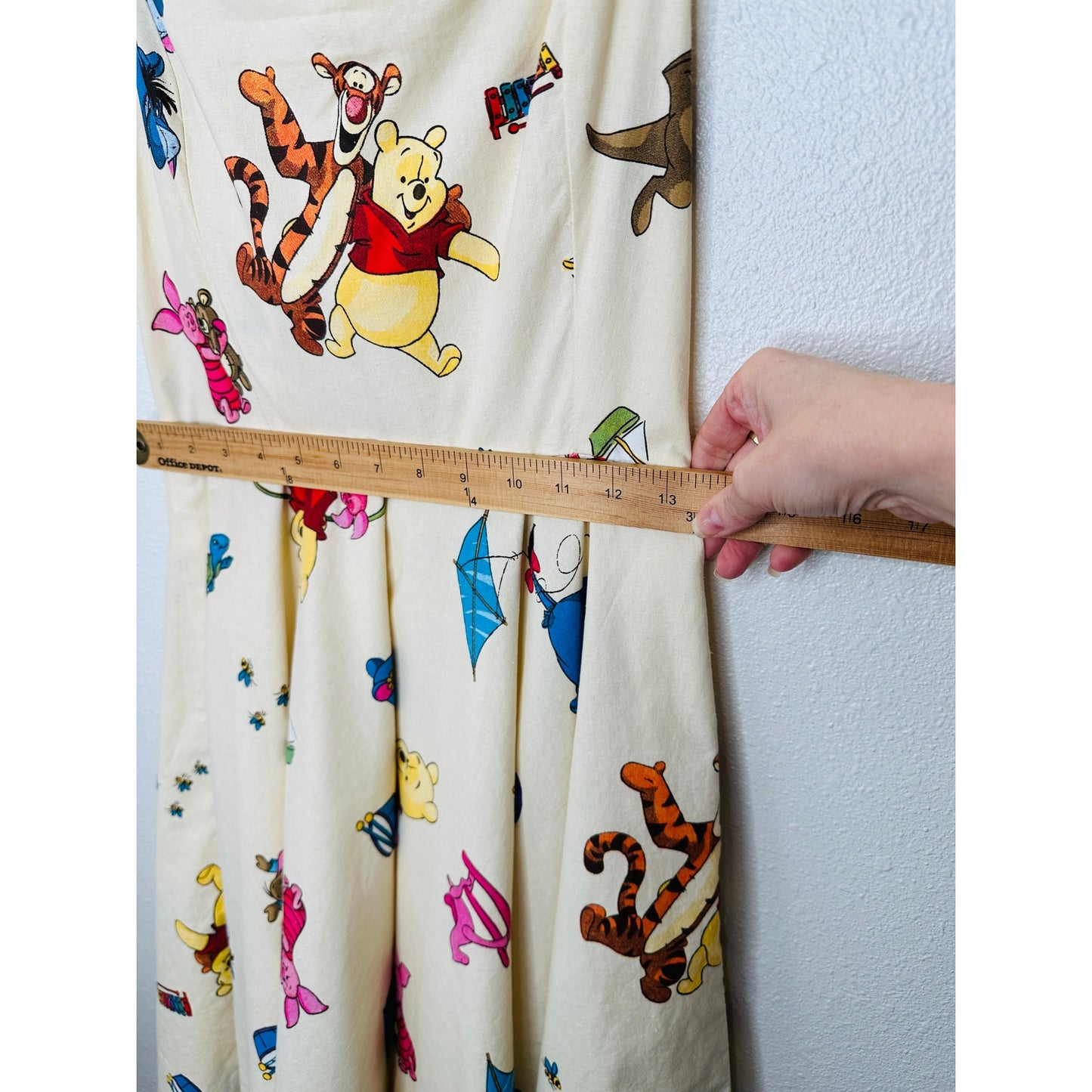 Vintage Cream Winnie The Poo Print Apron Dress Small