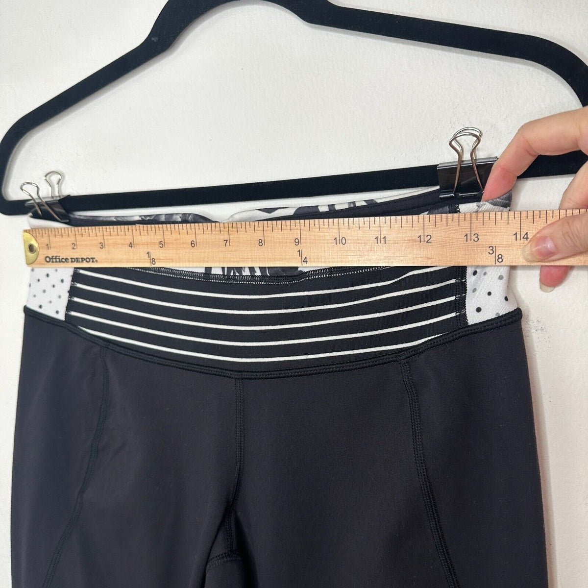 Lululemon Black Wide Leg Crop Legging Floral Stripe Black and White Waistband 6