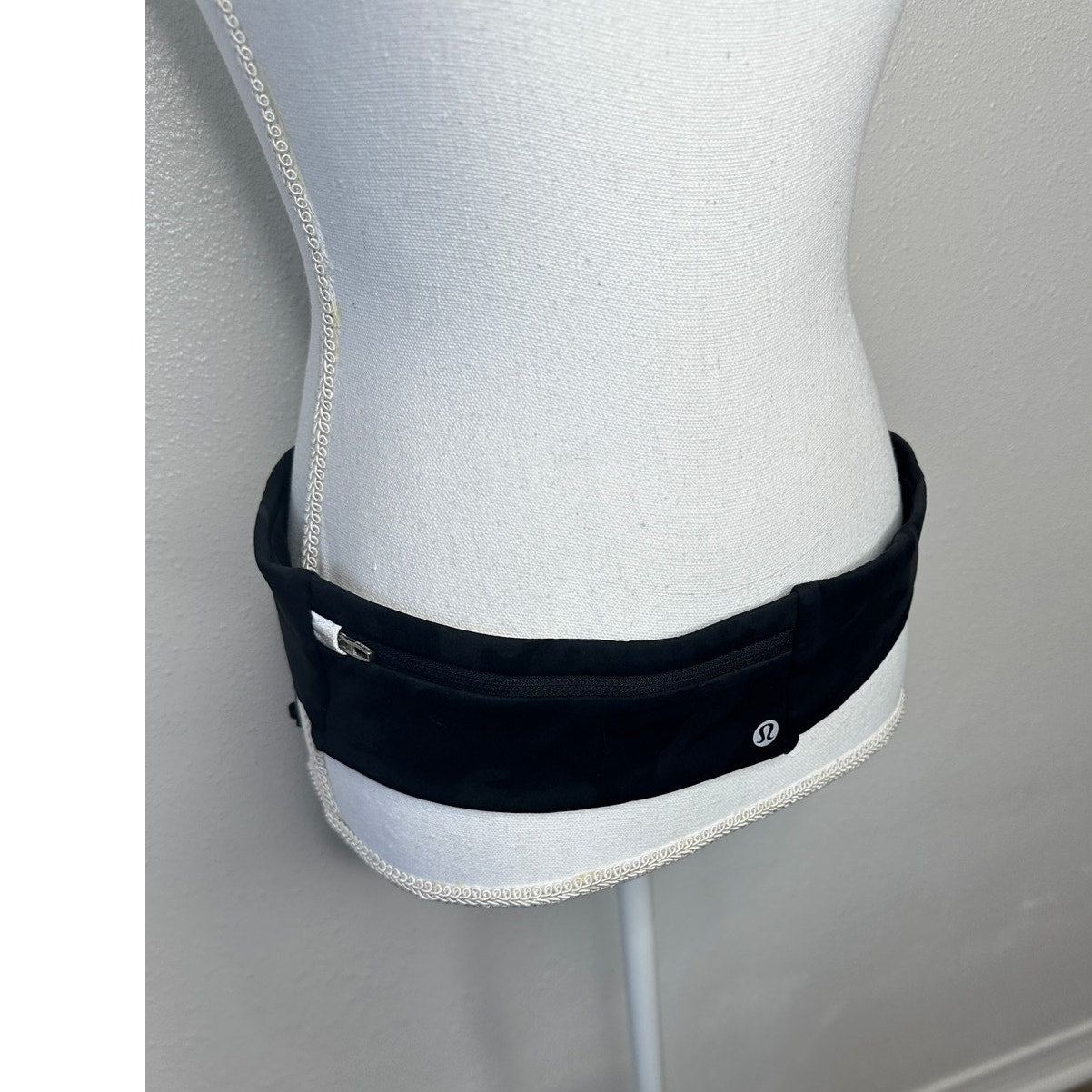 Lululemon Black Camo Jacquard Reflective Running Belt Waist Pack Fanny Pack