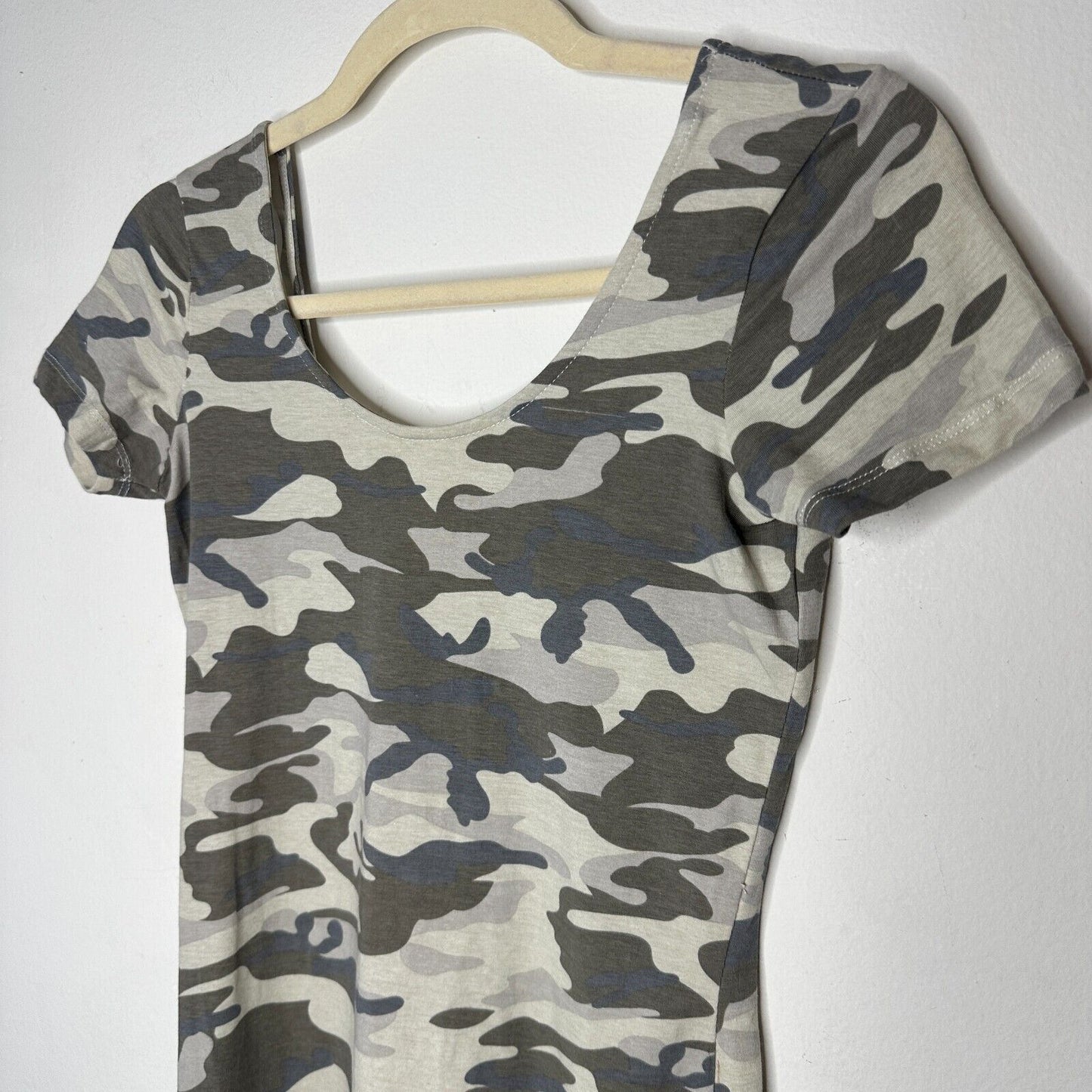 NWT Love Change Italy Camo Bodycon Dress Short Sleeve Deep Low U Back Stretch S