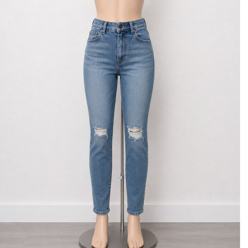 Good American Light Blue Med Wash Good Waist Crop Distressed Knee Jean 6 / 28