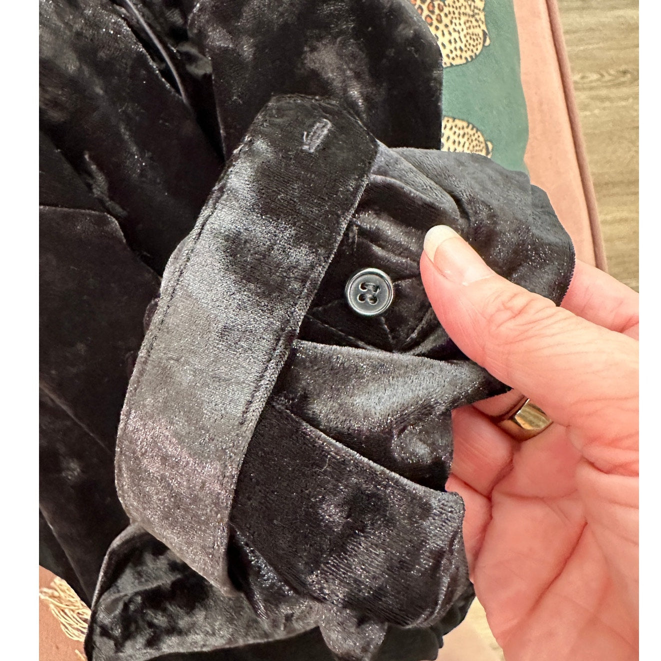 Arrive Black Velour Front Button Long Sleeve Tie Waist Midi Dress Small