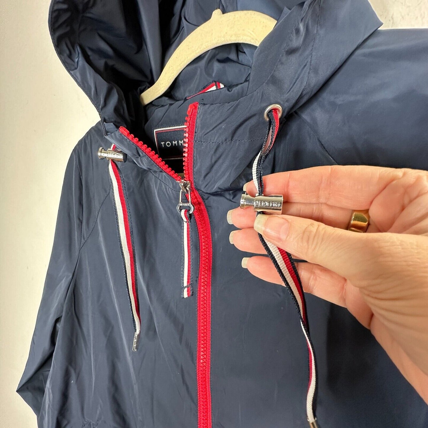 Tommy Hilfinger Navy Blue Red Trim Hooded Long Sleeve Zip Windbreaker Jacket S