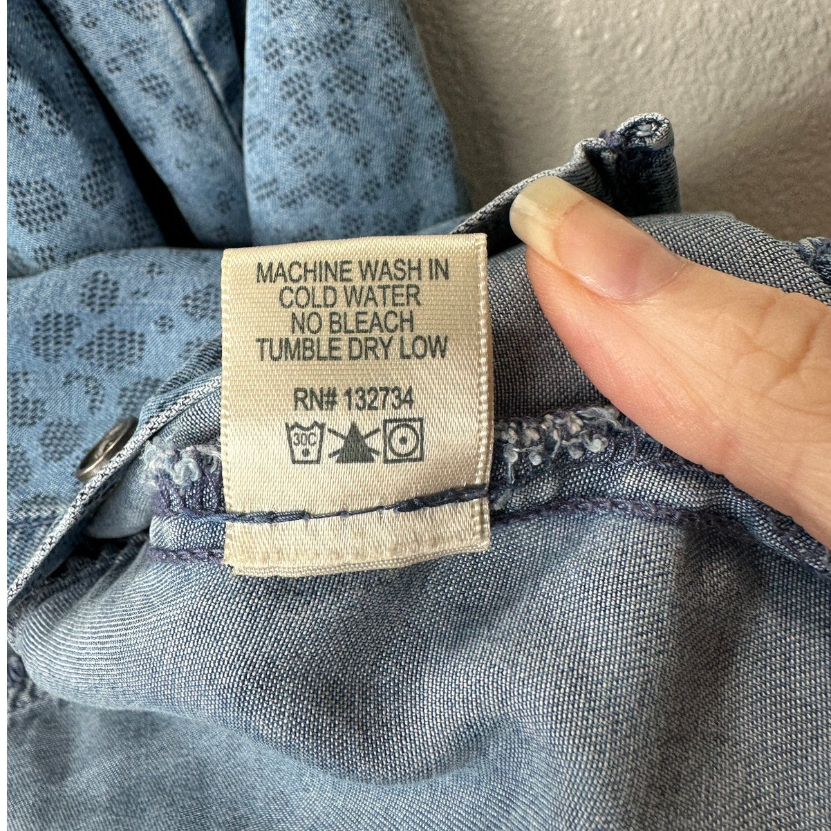 Cloth & Stone Denim Blue Animal Print Button Collared Shirt S