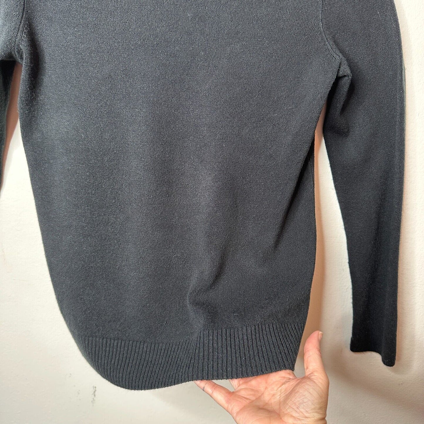 Debbie Morgan Solid Black Round Neck Long Sleeve Banded Waist Sweater L