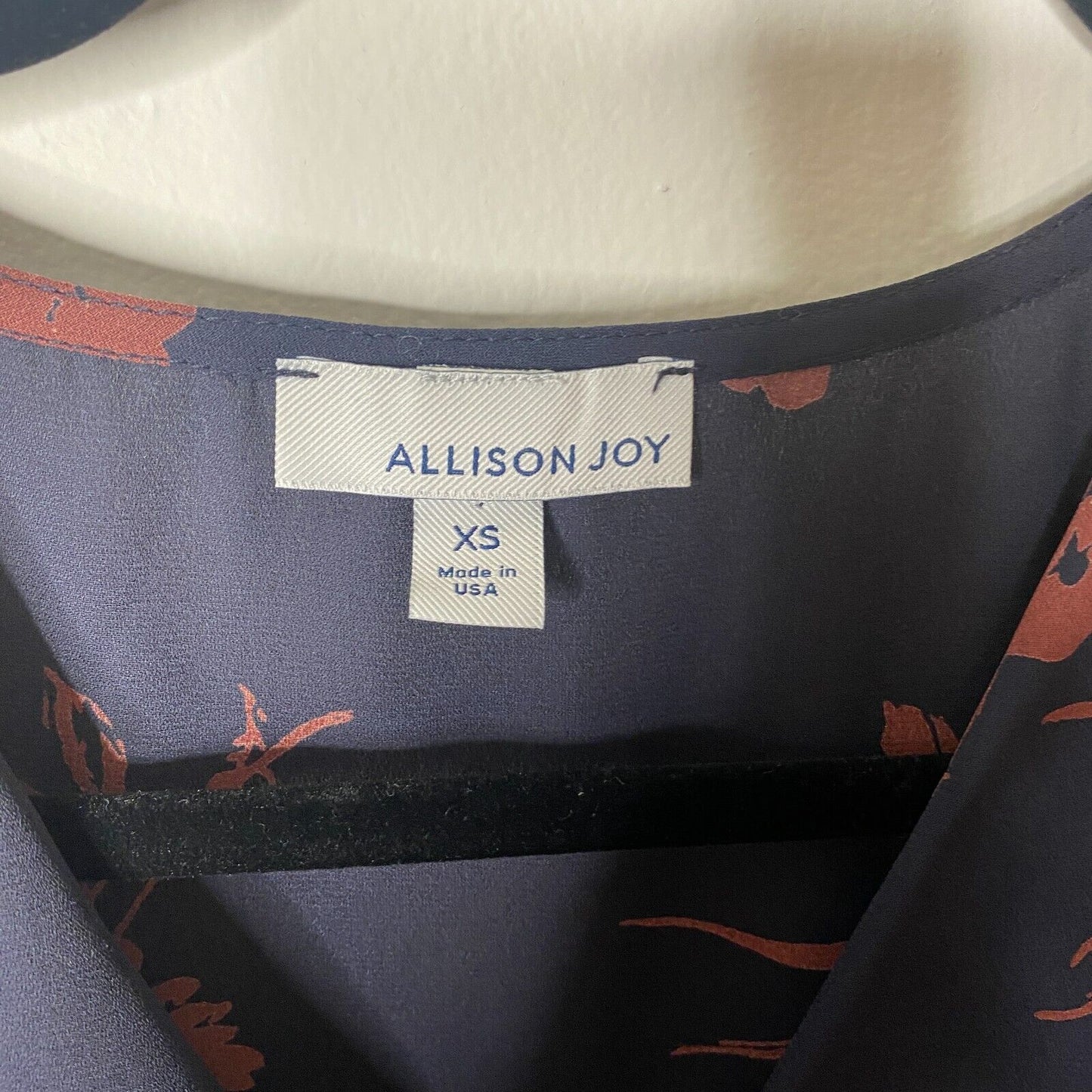 Evereve Allison Joy Alexa Crossover Top Navy & Brown Floral 3/4 Sleeve VNeck XS