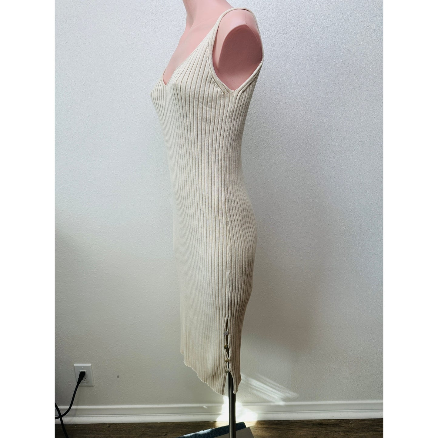 Aqua Tan Ribbed VNeck Sleeveless Side Button Midi Dress L