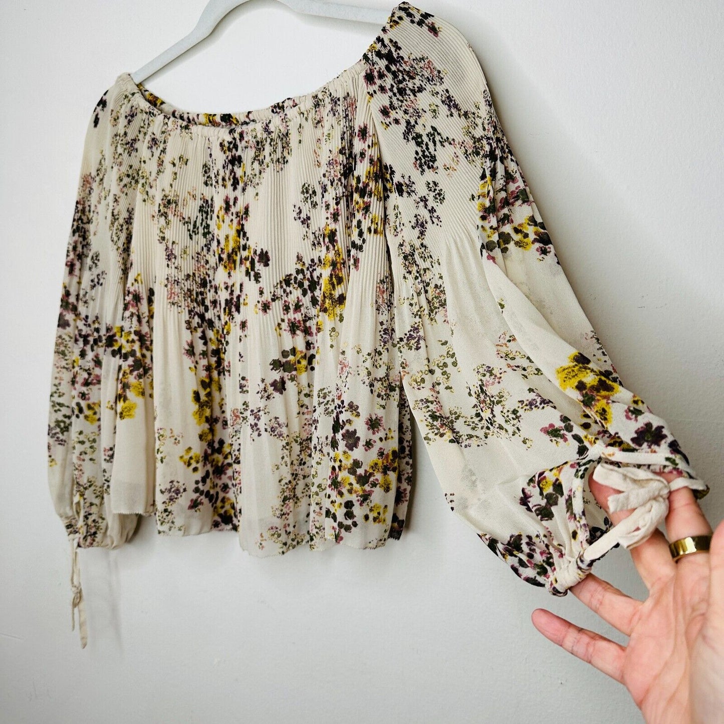 Aritzia Wilfred Talence Cream and Multi Floral Silk Pleated Off Shoulder Top XS
