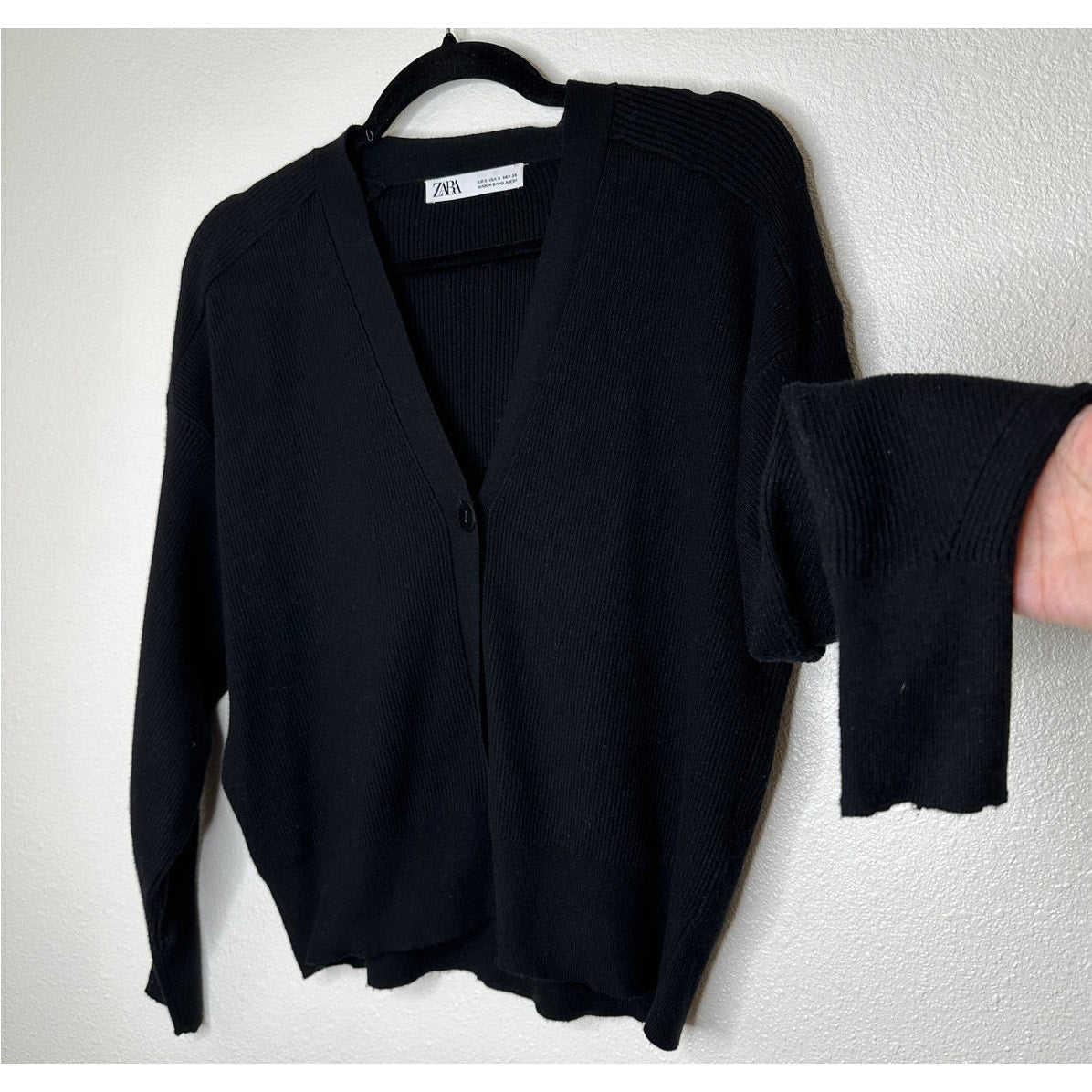 Zara Black Ribbed V-Neck Front Button Long Sleeve Cardigan Sweater S