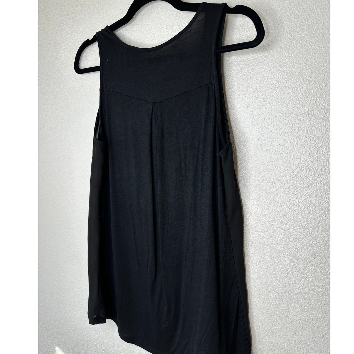 Best Mountain Black Zip V-Neck Sleeveless Tank Top S
