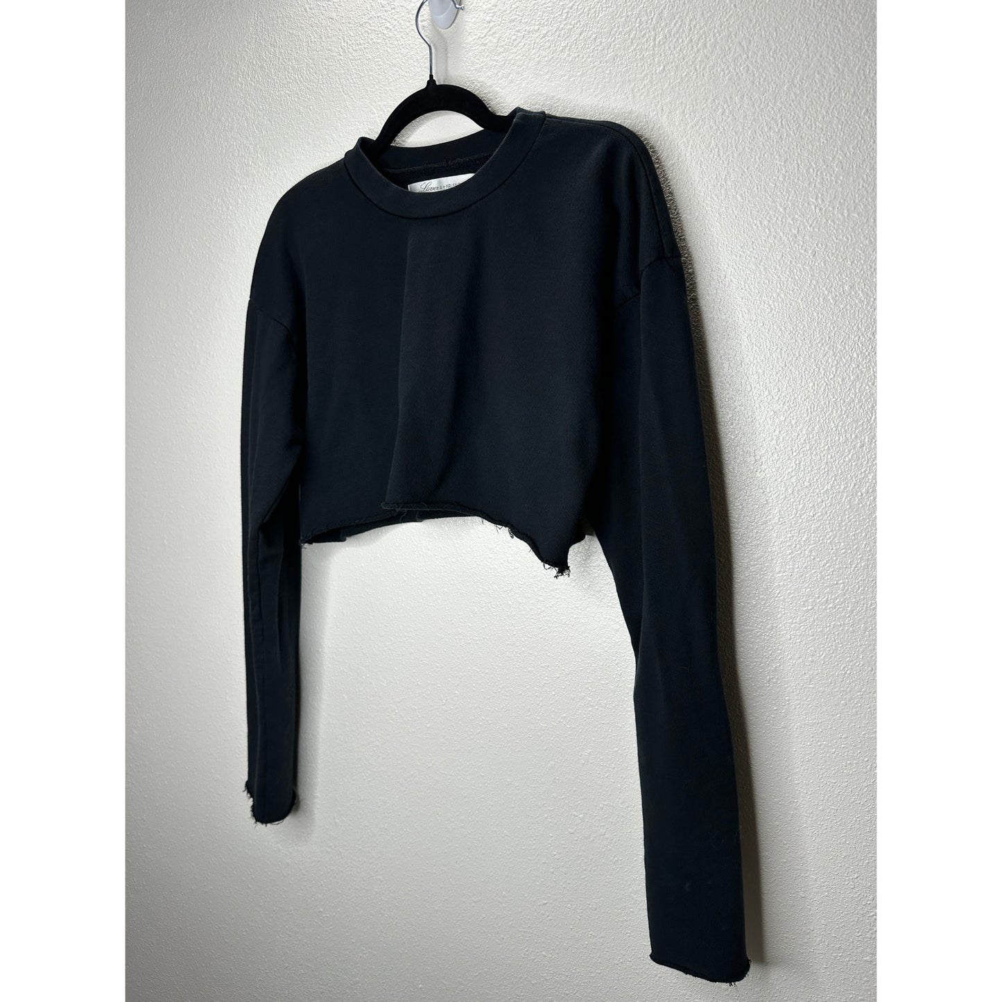 Lovers + Friends Laguna Black Round Neck Long Sleeve Raw Hem Crop Sweater S