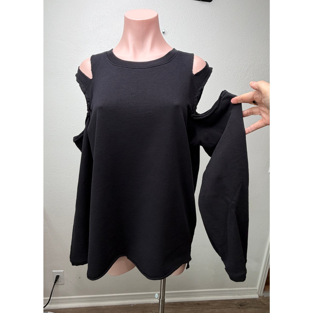 Sanctuary Black Cold Shoulder Sweatshirt Women L