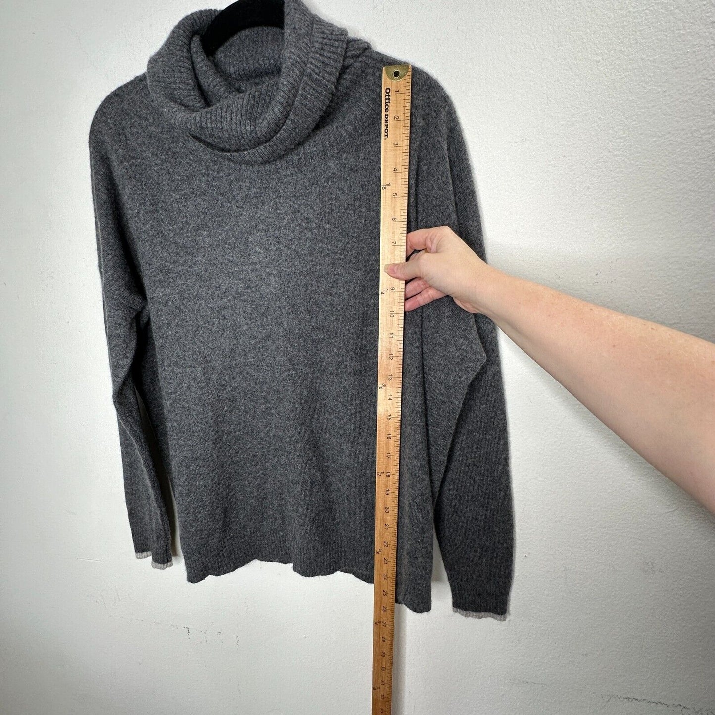Three Dots 100% Cashmere Carbon Gray Boxy Turtle Neck Long Sleeve Sweater Small