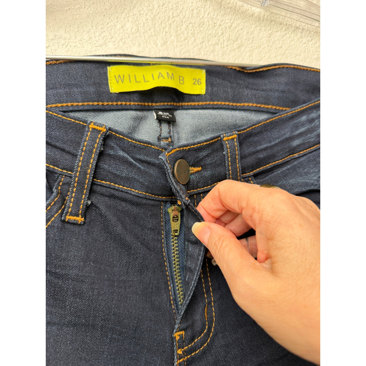 William B Dark Wash Low Rise Jeans Womens 26