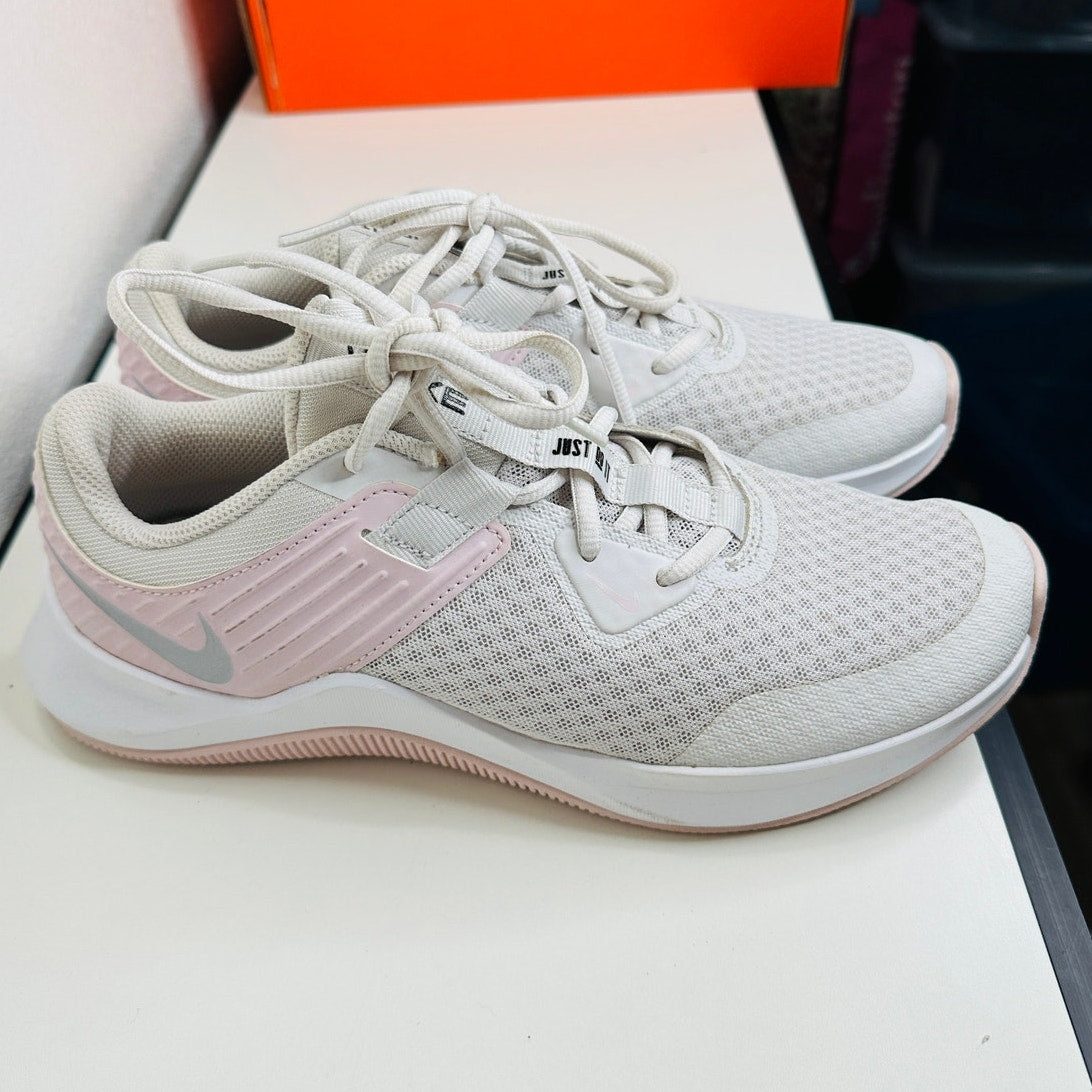 Nike MC Trainer Platinum Metallic Silver & Pink Training Sneakers 8.5