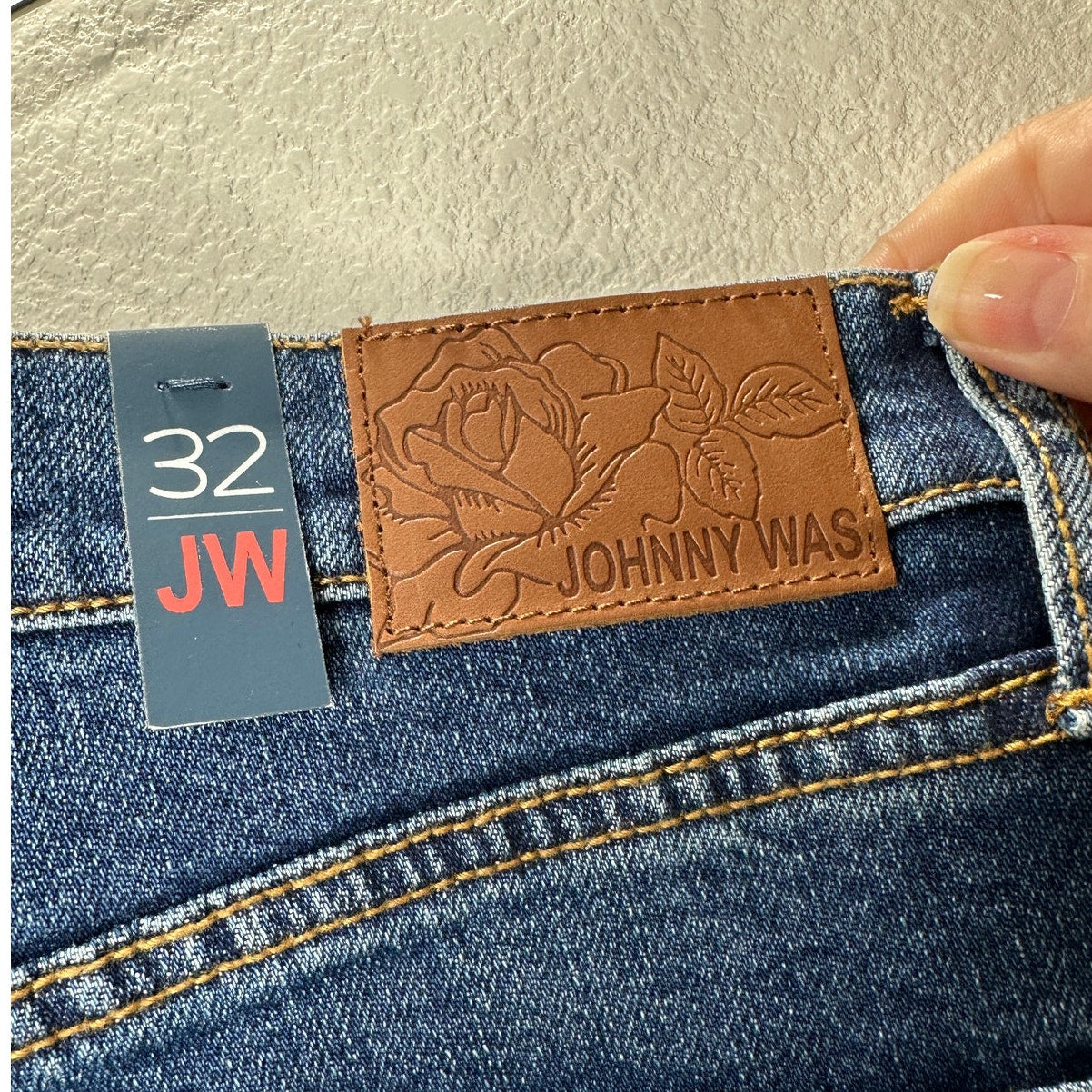 NWT Johnny Was Avery Cropped Baby Boot Mid Rise Slim Fit Jean 32