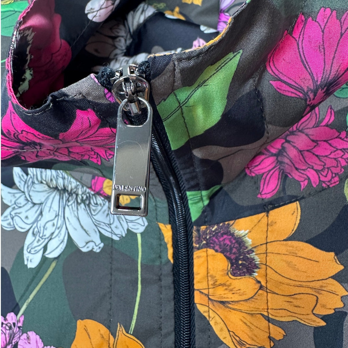 NWT Valentino Men's Army Floral-on-Camo Wind-Resistant Hooded Jacket 38 / M