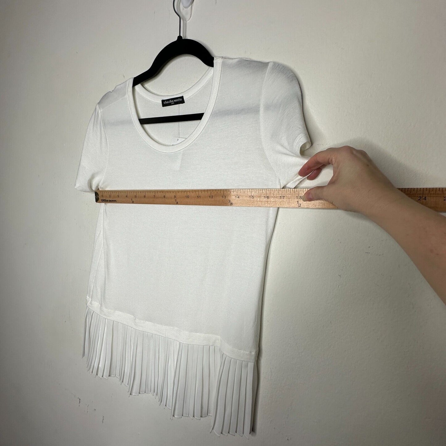 NWT Cha Cha Vente Ivory Sheer Pleated-Hem Short Sleeve Scoop Neck Blouse PM