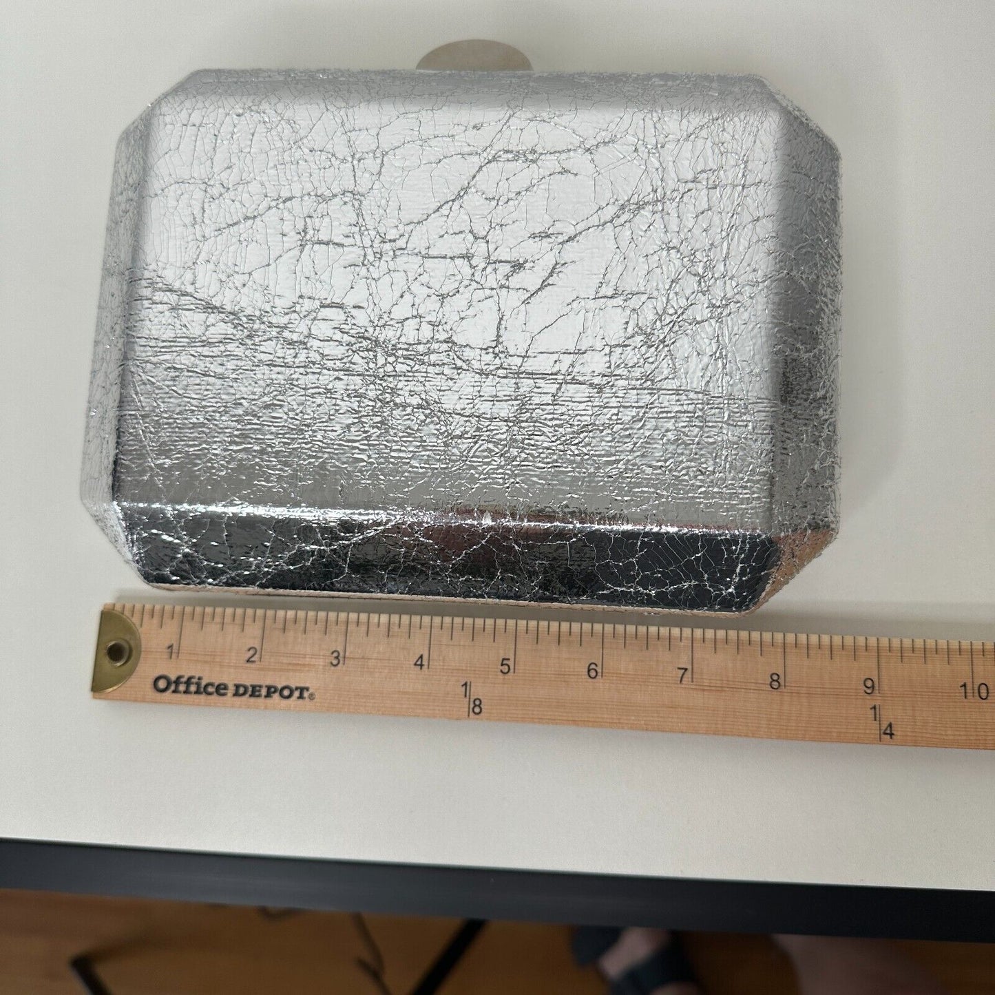 Lulu's Silver Metallic Krinkle Box Snap Close Clutch Purse & Chain Strap