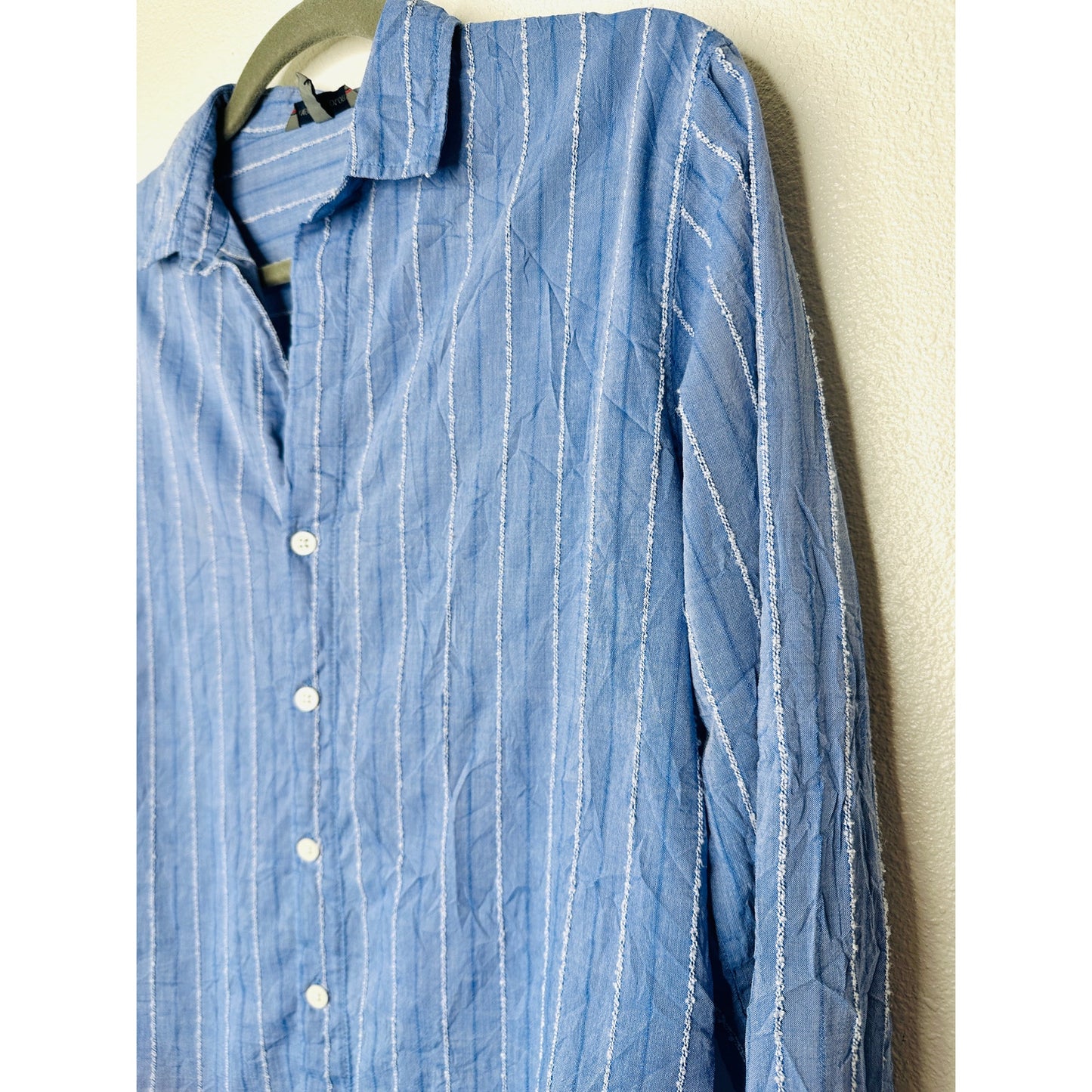 American Colors Denim Blue White Fuzzy Stitch Stripe Button Shirt M