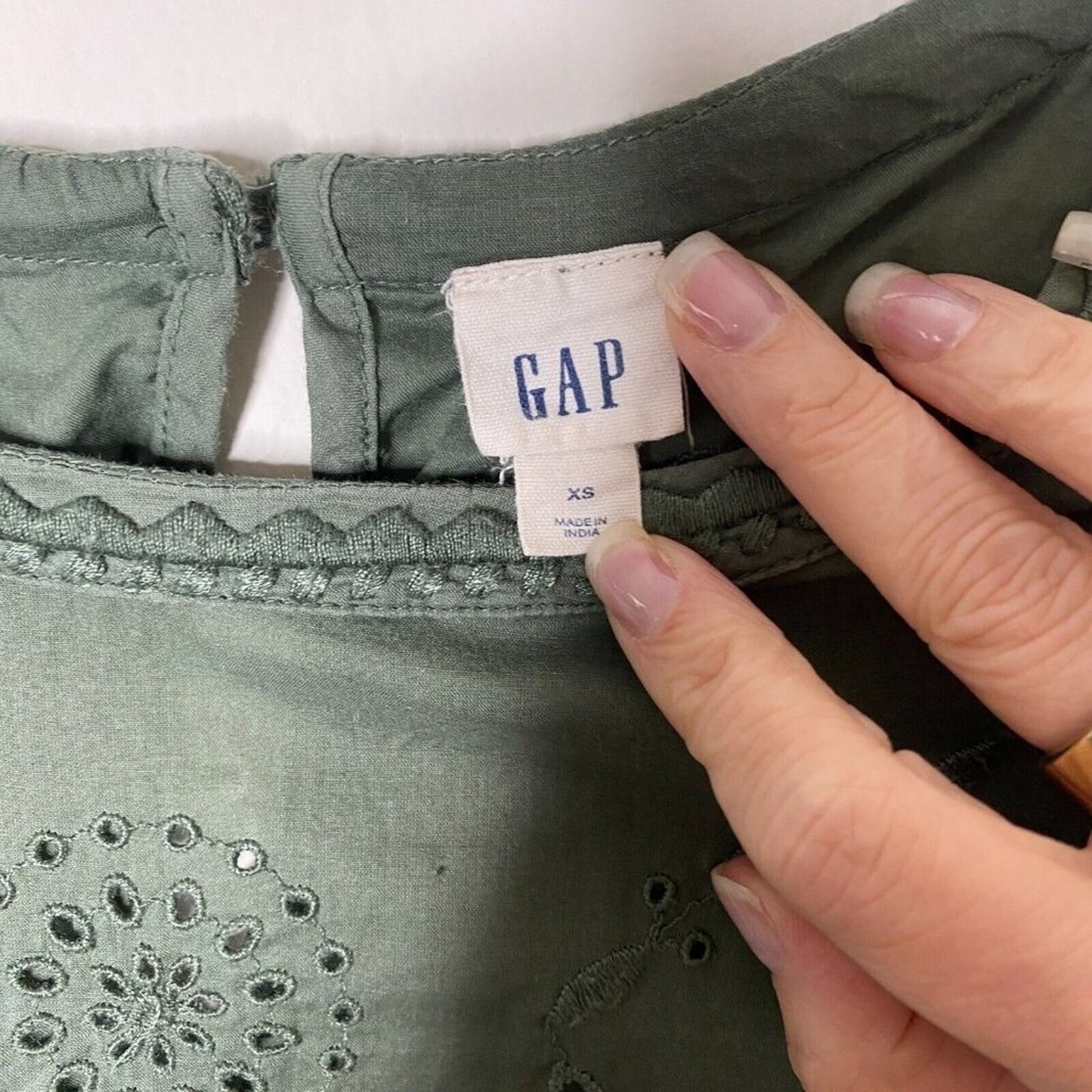 Gap Olive Green Embroidered Eyelet 3/4 Sleeve Crew Neck Blouse Top XS