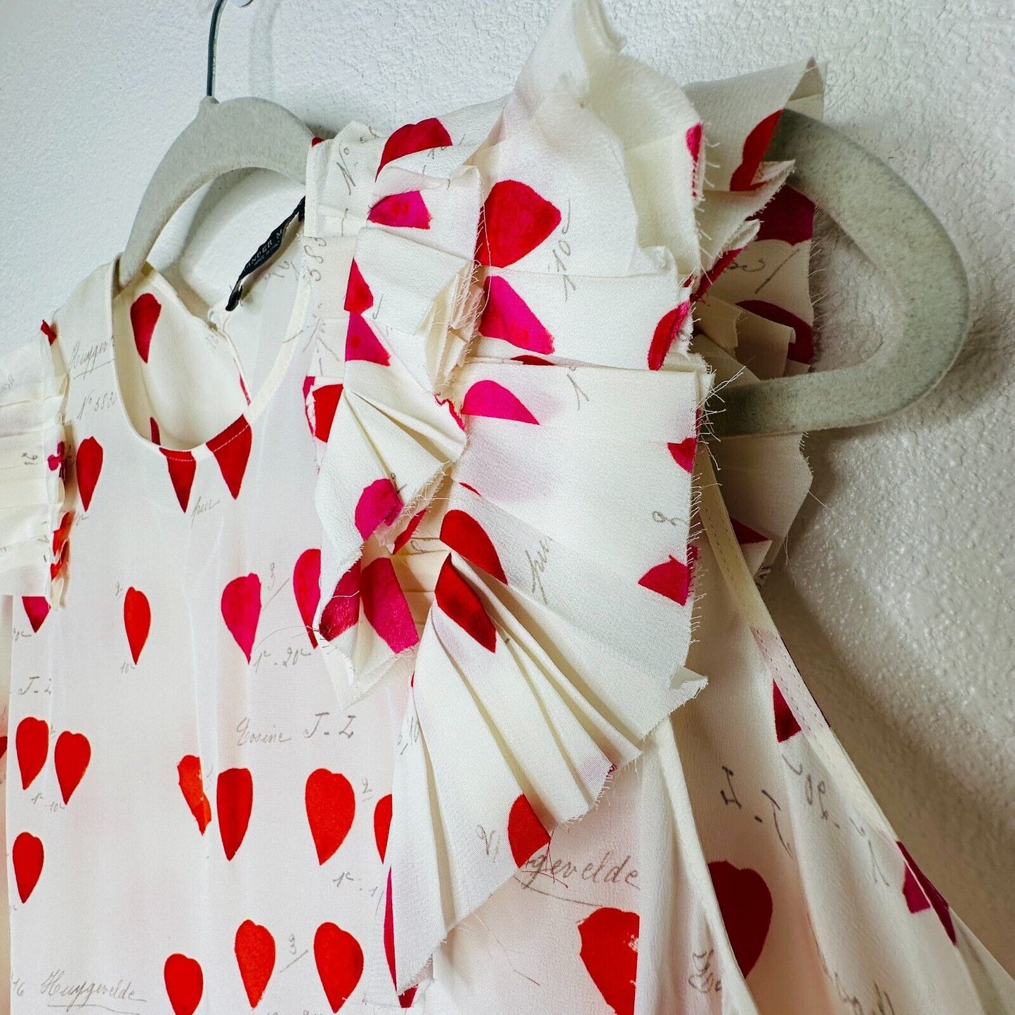 Alexander McQueen Cream Red Sleeveless Asymmetric Pleated Ruffle Blouse
